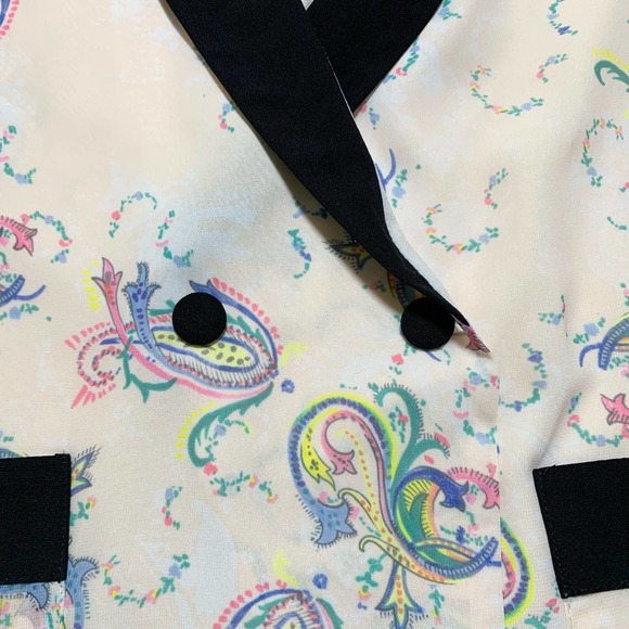 English Factory | Women | Cream Paisley Black Accent Robe | Size Medium - Picture 10 of 11